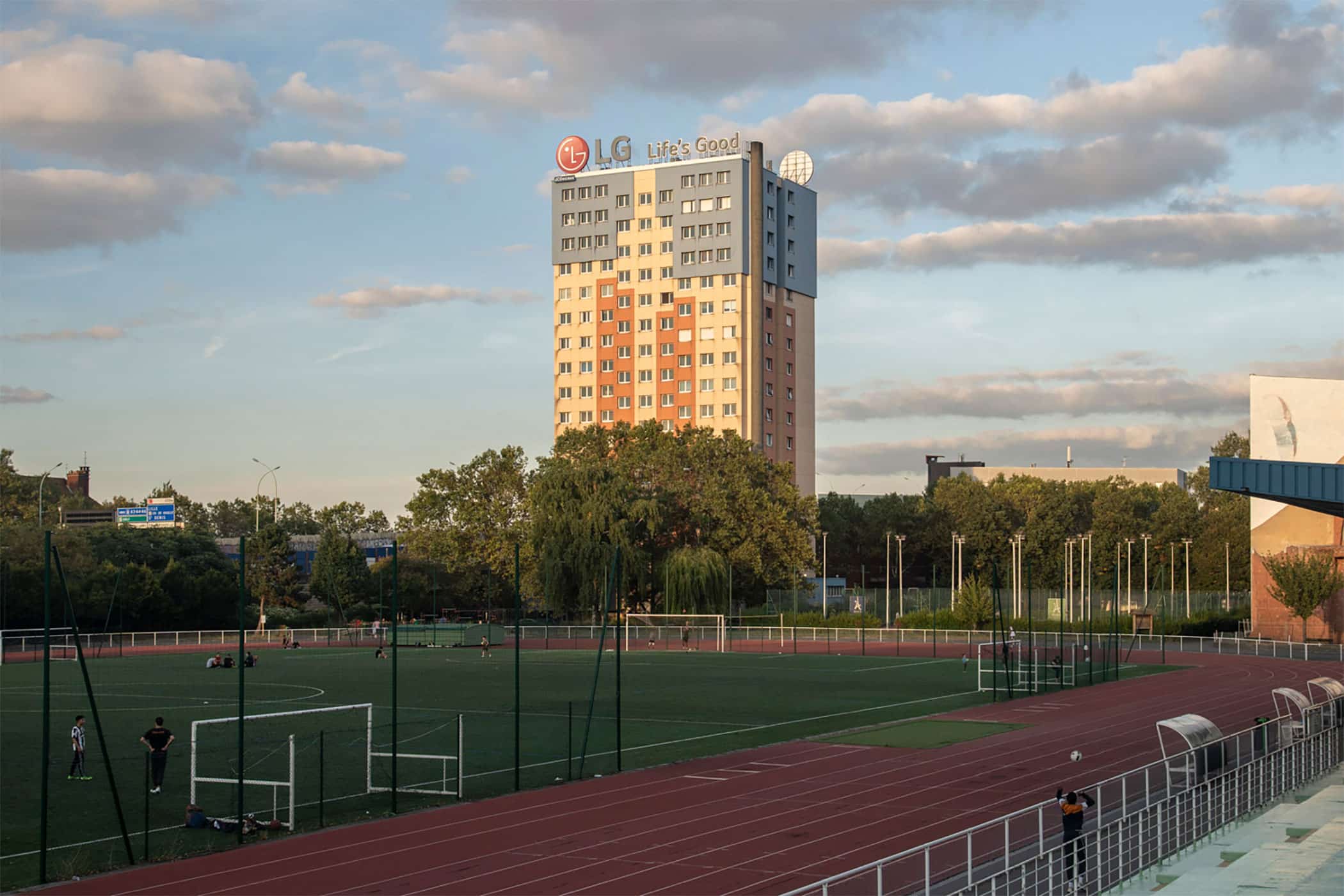 Conserver, adapter ou transformer : des alternatives à la démolition 2 Tour-des-poissonniers-18e