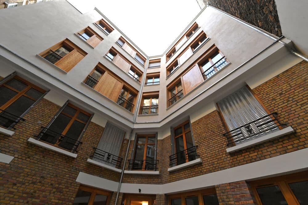 Opération de surélévation dans la résidence Petit-Musc (4e)