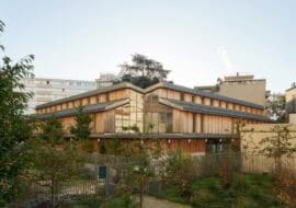 Le pôle petite enfance des Périchaux, situé dans le 15e arrondissement de Paris, s’est vu décerner le Prix national de la construction bois 2025