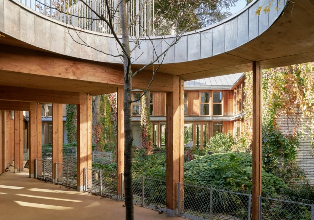 Vue depuis le patio du pole petite enfance des Périchaux (15e)